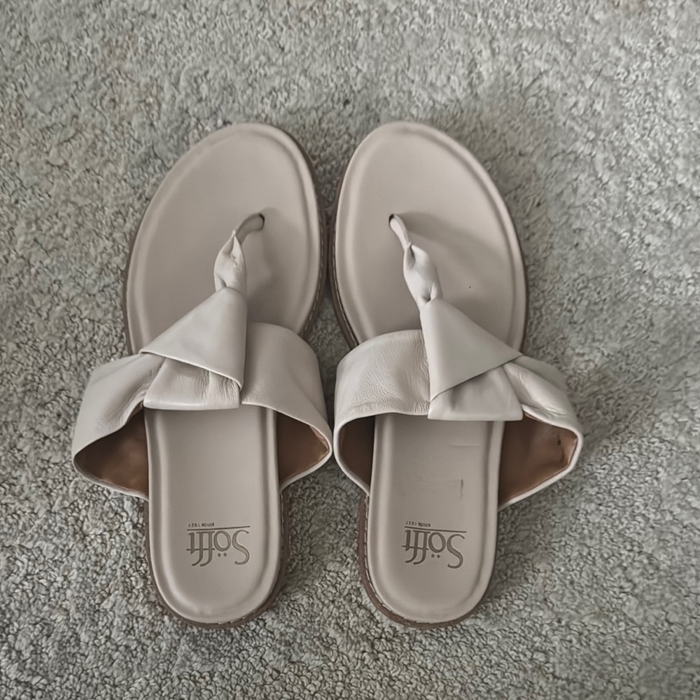 Sofft Women's Tan Sandals